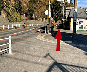 「小坪」バス停からの道順３